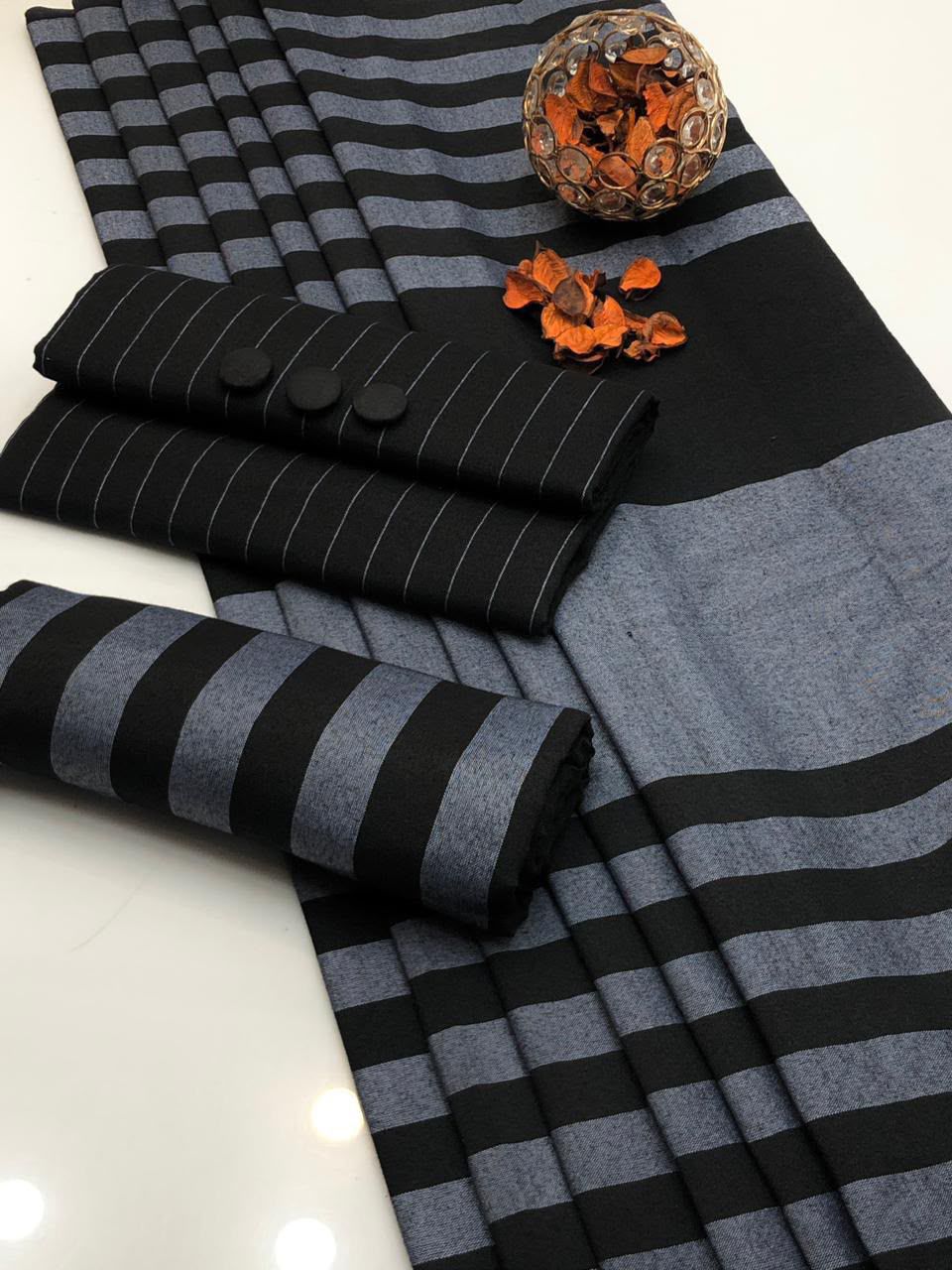 Khaadi Sussi 3 Piece Unstitched Suit with Velvet Strap Dupatta, Winter Collection ART-04 - Image 4
